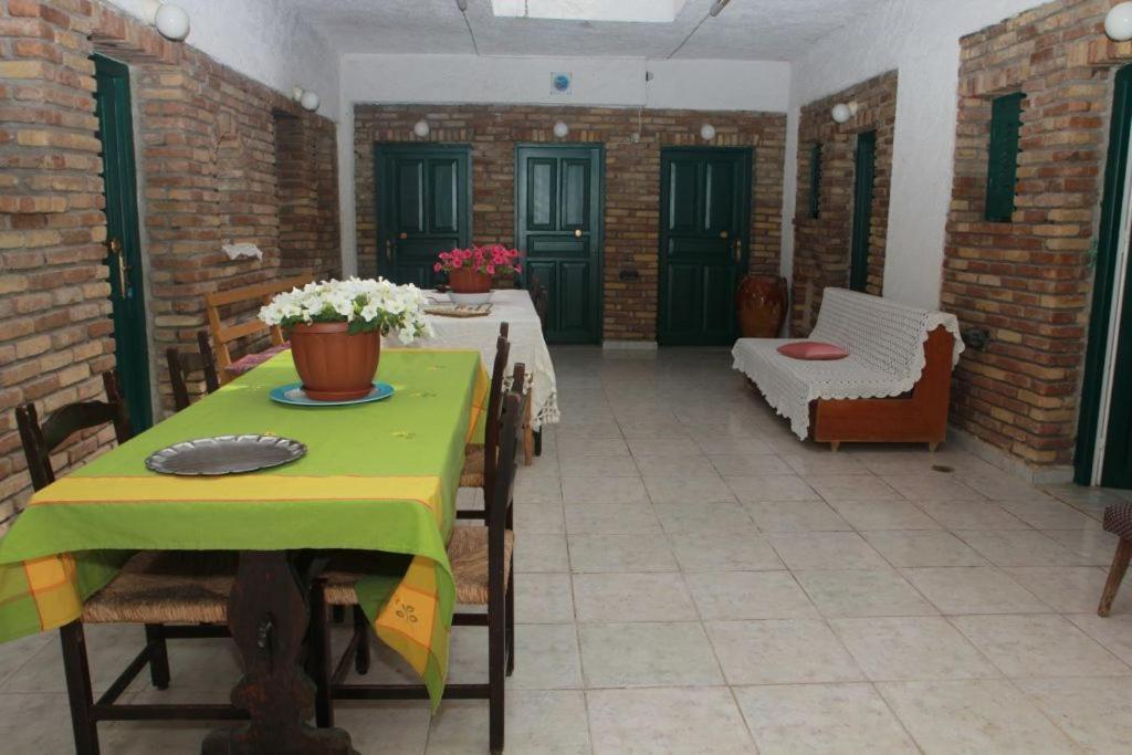Damaskis Kassiopi Studios Buitenkant foto