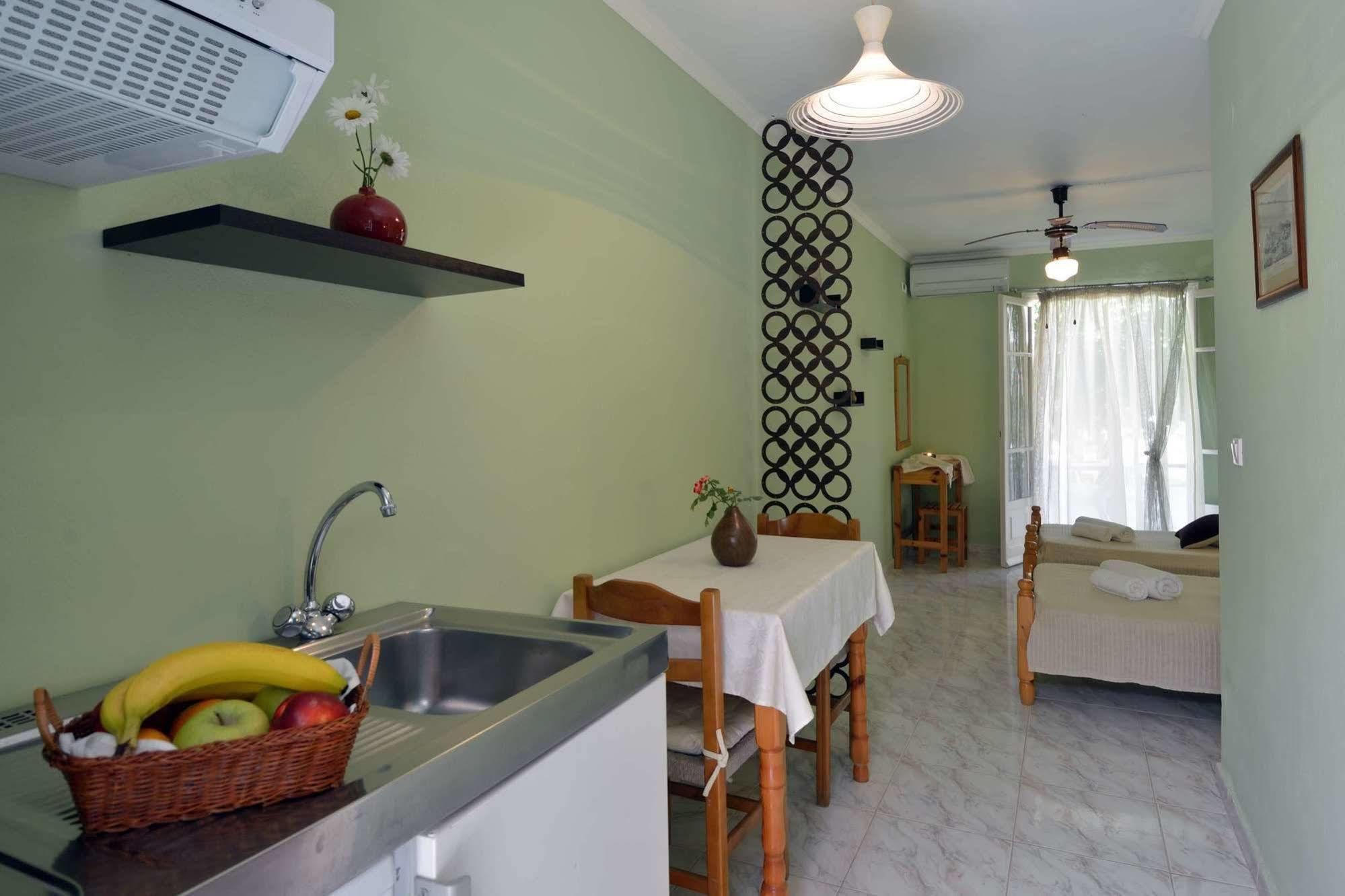 Damaskis Kassiopi Studios Buitenkant foto